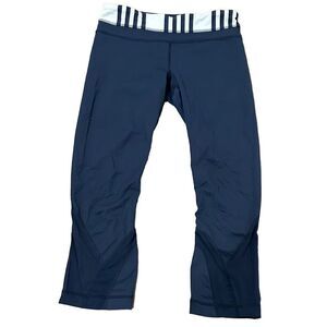 Lululemon 3/4 Leggings Womens 6 Blue Gym Yoga Elastic Zipper Pockets